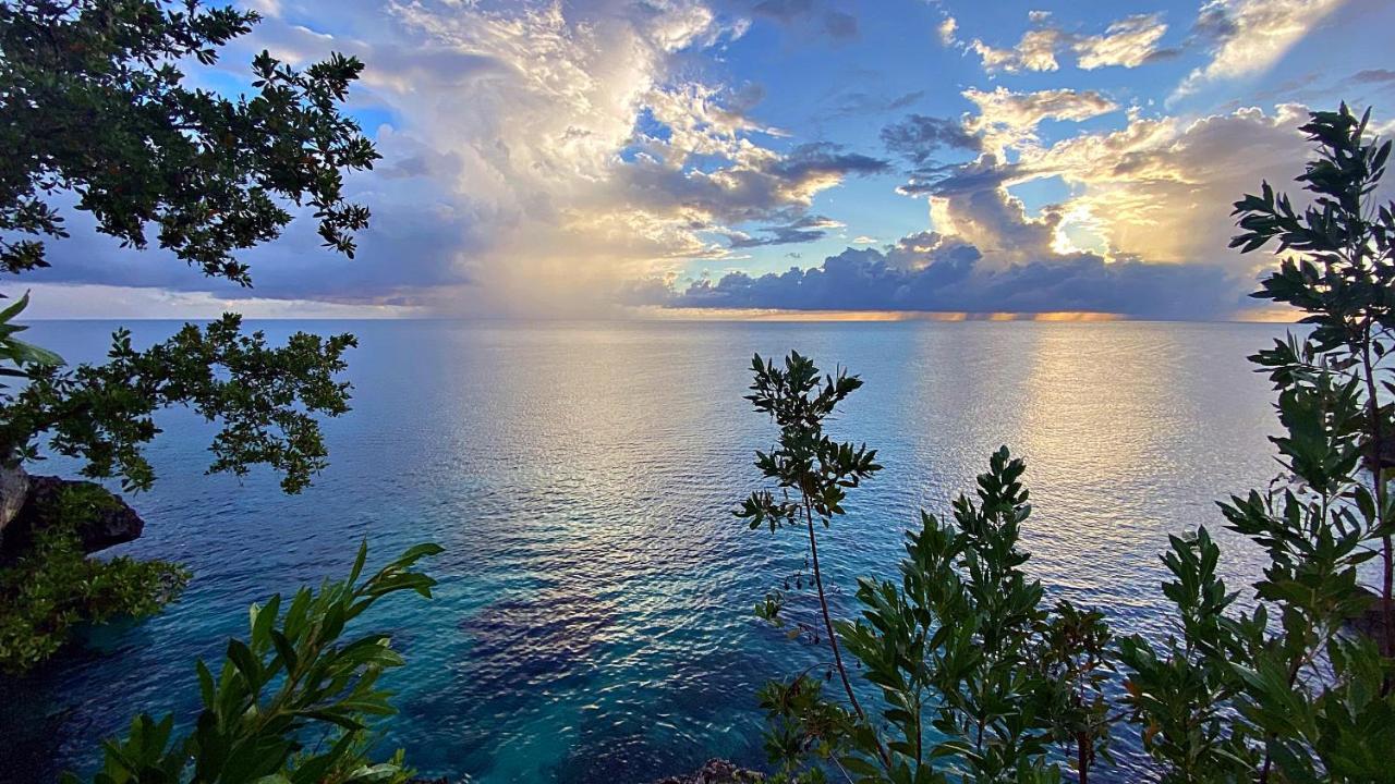 Oceanfront Condo W/ Free Parking + High Speed Wifi Negril Kültér fotó
