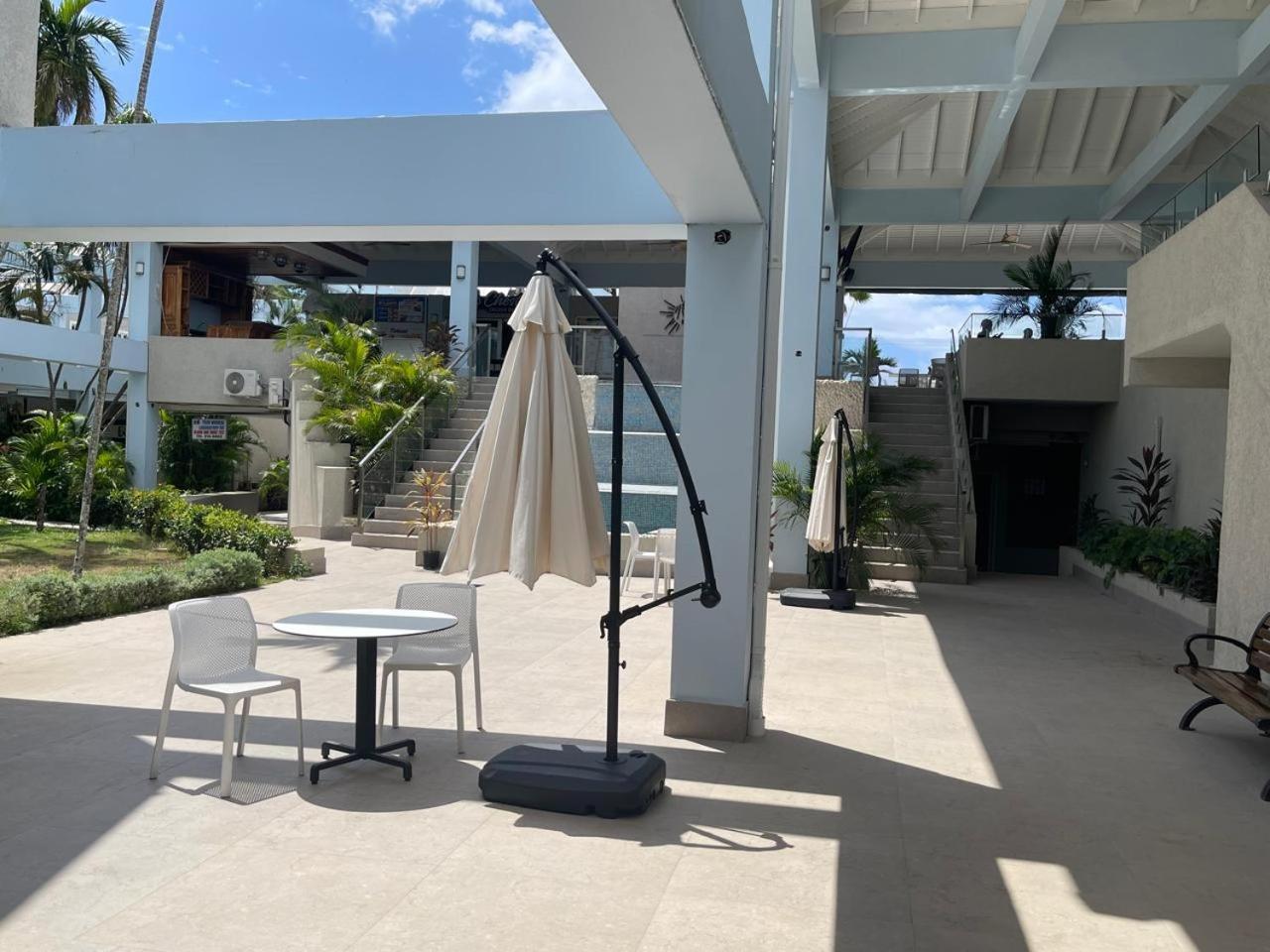 Oceanfront Condo W/ Free Parking + High Speed Wifi Negril Kültér fotó